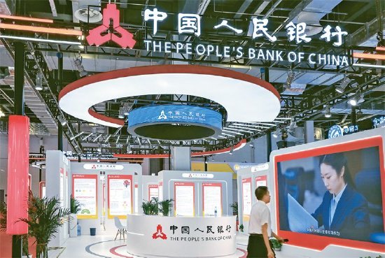 潘功胜:深刻认识中国金融结构变迁 提升金融服务实体经济适配性